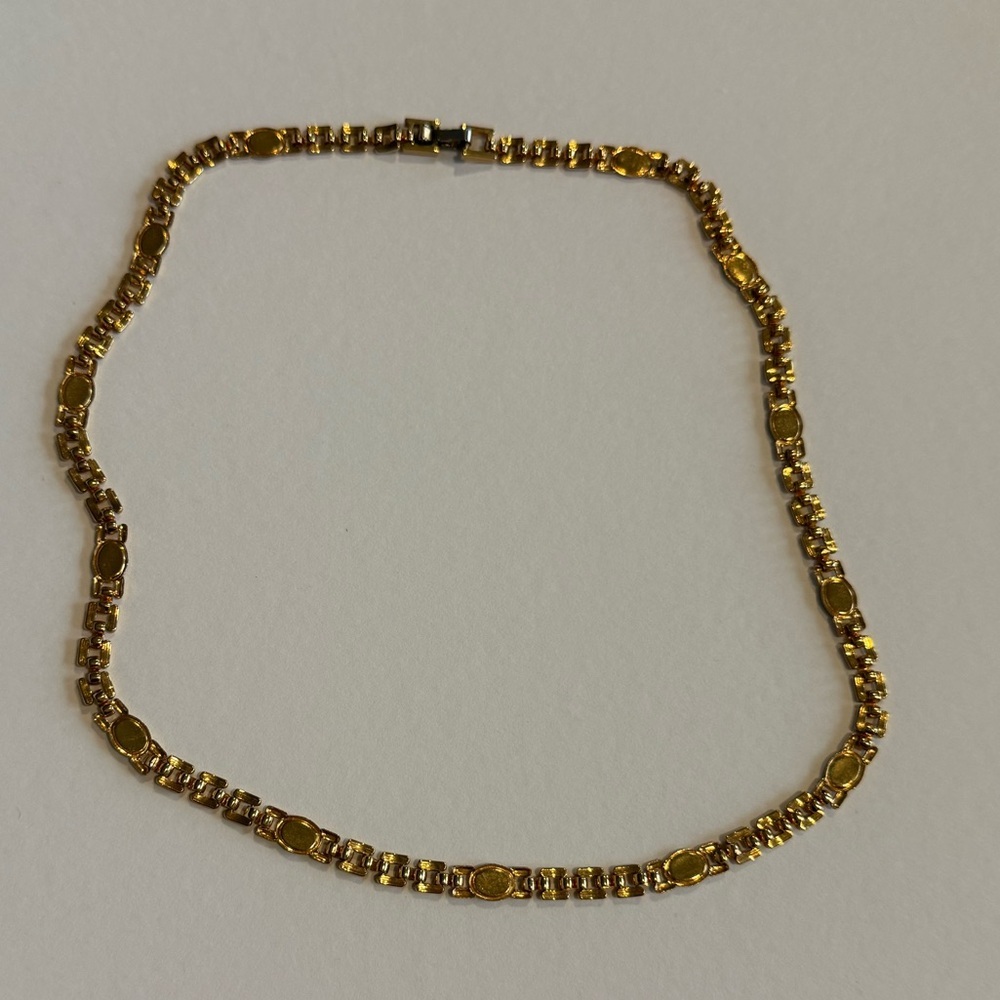 Vintage Avon “Classic Mesh” Necklace - Picture 5 of 7